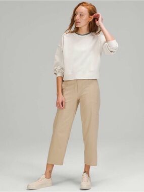 Lululemon Ventlight Cargo Crop Pants - Trench Beige size 6